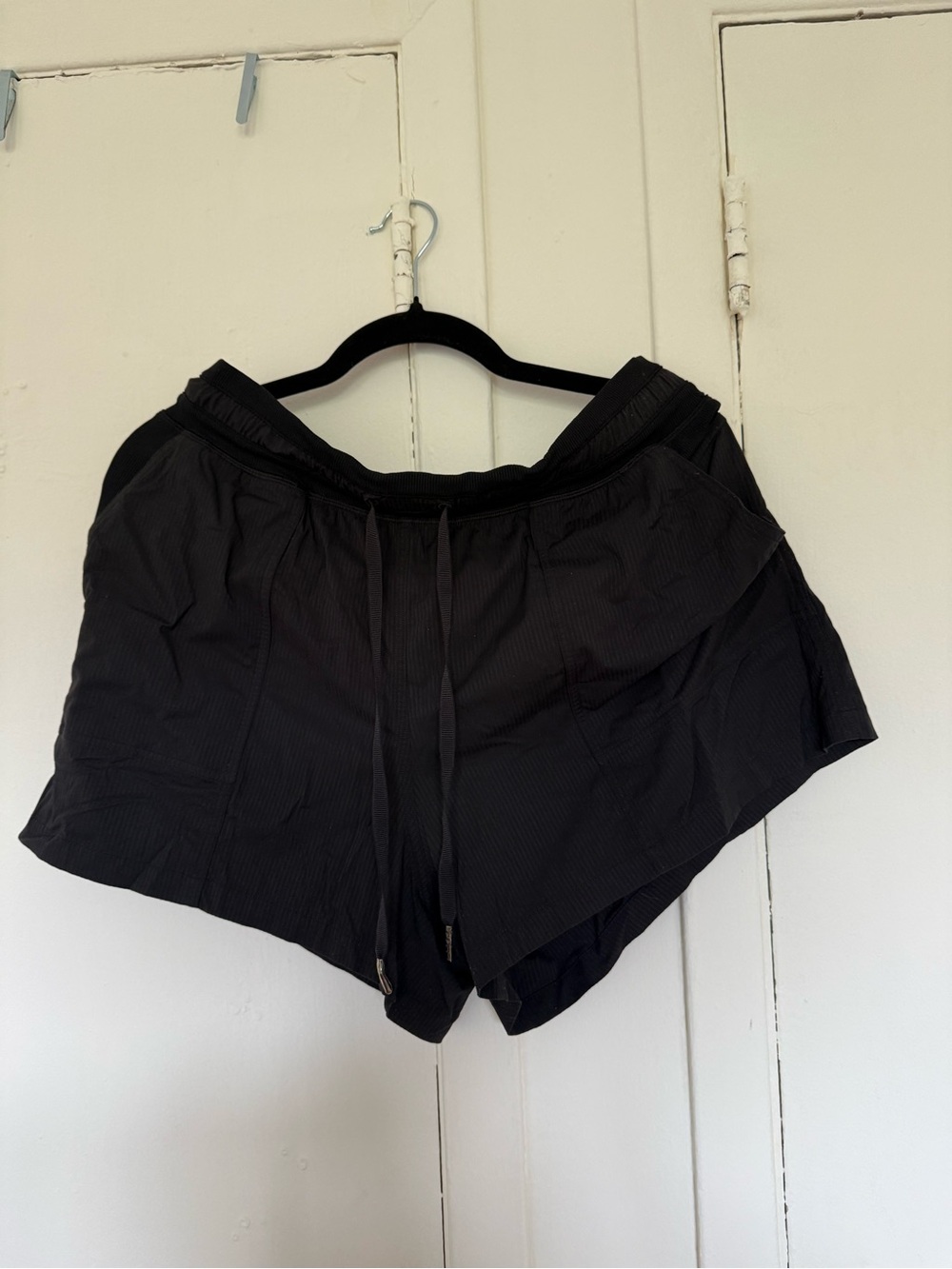 Lululemon Women’s Black Lightweight Drawstring Shorts